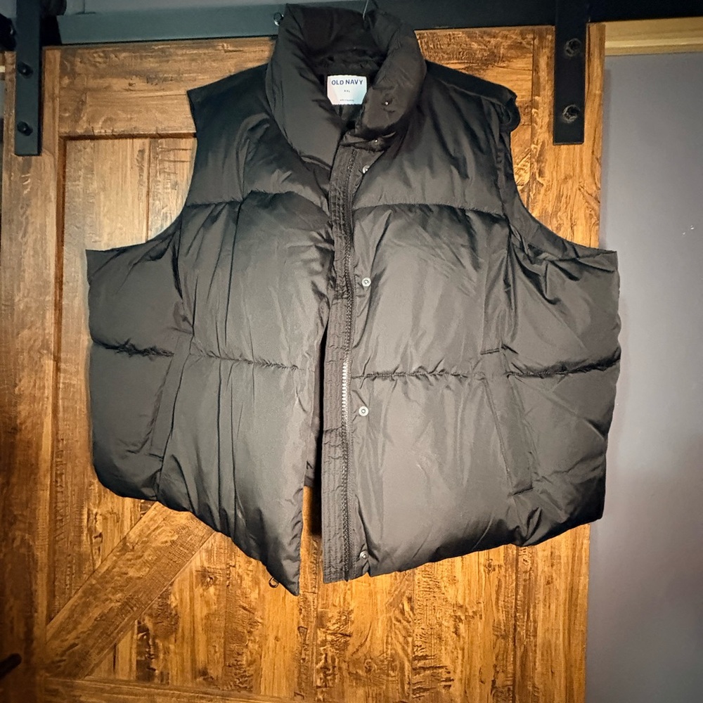 Old Navy Black Puffer Vest | XXL